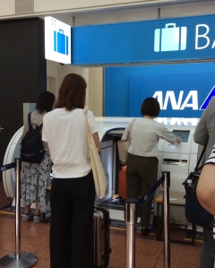 手荷物を受け取る機械 手荷物を受け取る機械