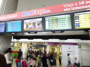手荷物検査会場へ 手荷物検査会場へ
