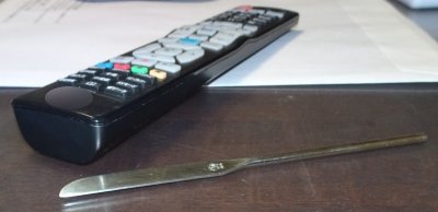 リモコンとバターナイフ リモコンとバターナイフ