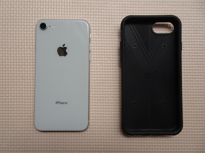 iPhone8とプロテクトケース iPhone8とプロテクトケース
