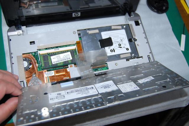 修理後HDD取付完了 修理後HDD取付完了