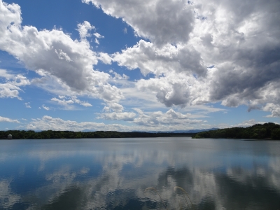 湖と雲