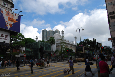 Tsim Sha Tsui 駅近くのモスクを望む Tsim Sha Tsui 駅近くのモスクを望む